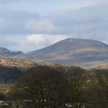 Cefn Uchaf Guesthouse Garndolbenmaen المظهر الخارجي الصورة
